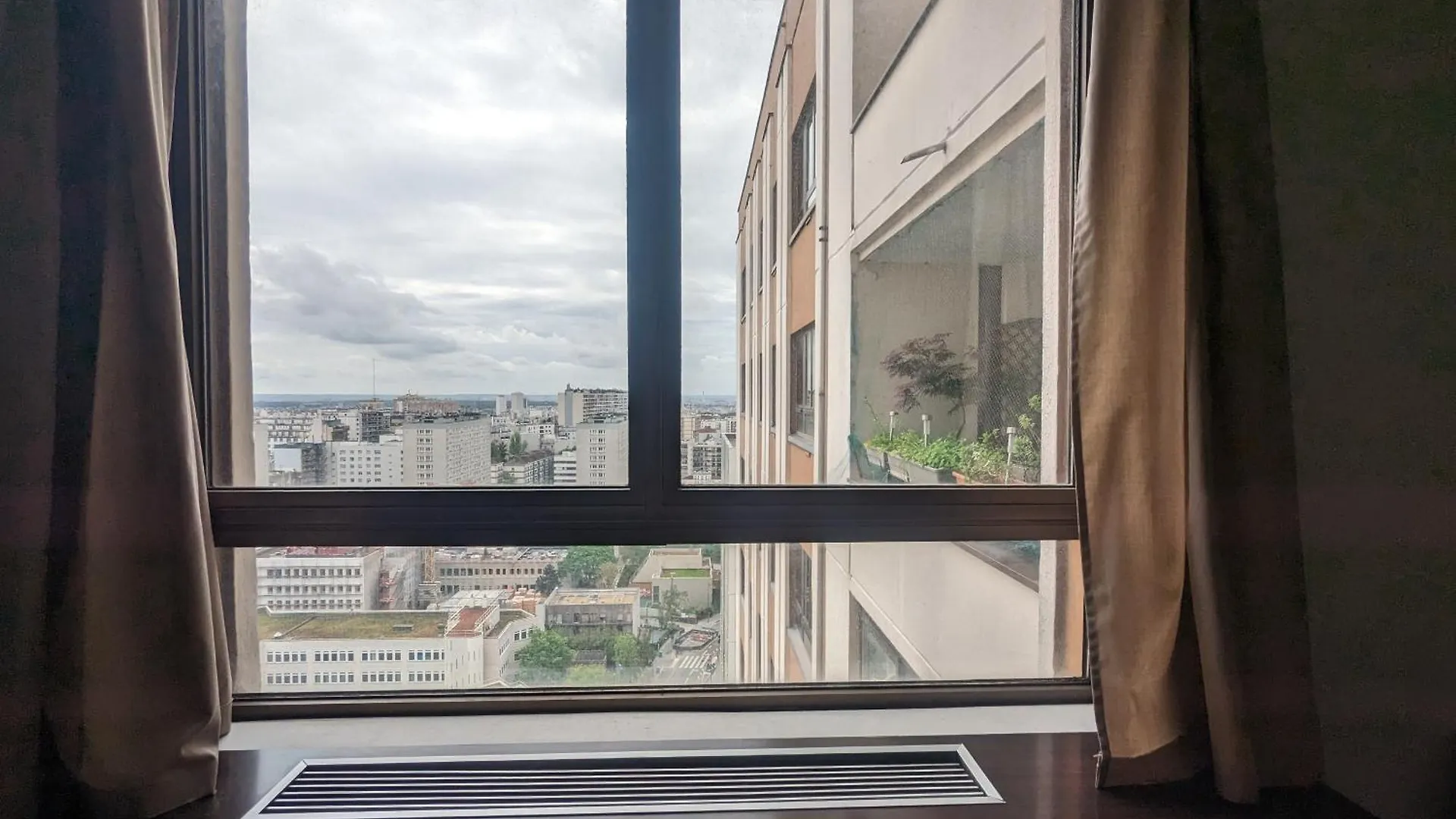 Large Studio With Terrace For Up To 4 People Paris 0*,