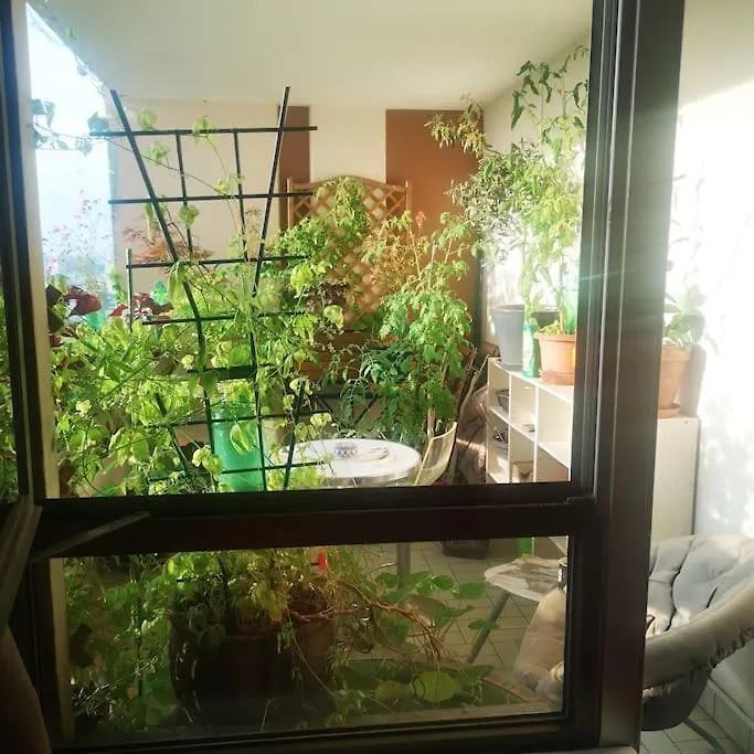 Apartment Large Studio With Terrace For Up To 4 People Paris